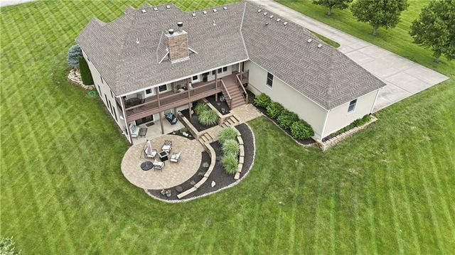 24407 Woodland Circle, Lee's Summit, MO 64086