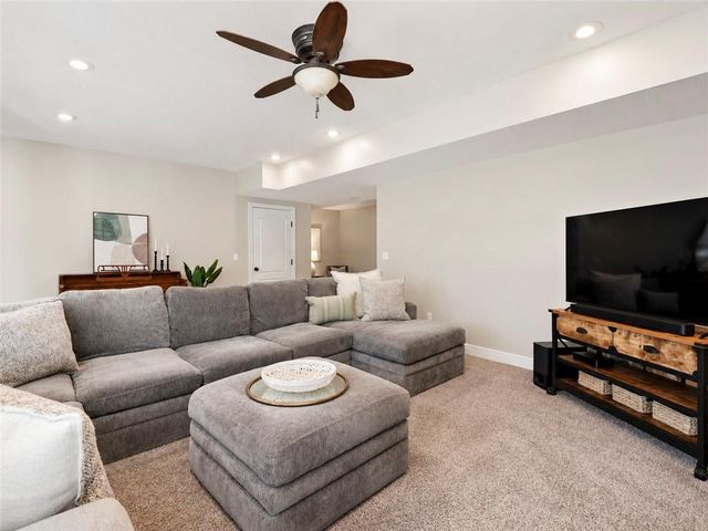 24407 Woodland Circle, Lee's Summit, MO 64086