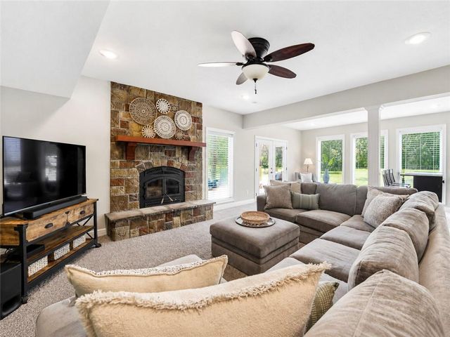 24407 Woodland Circle, Lee's Summit, MO 64086