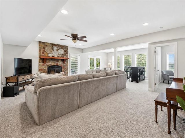 24407 Woodland Circle, Lee's Summit, MO 64086