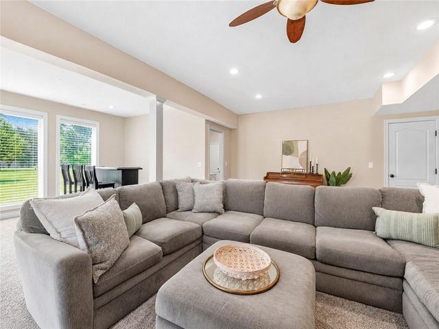 24407 Woodland Circle, Lee's Summit, MO 64086