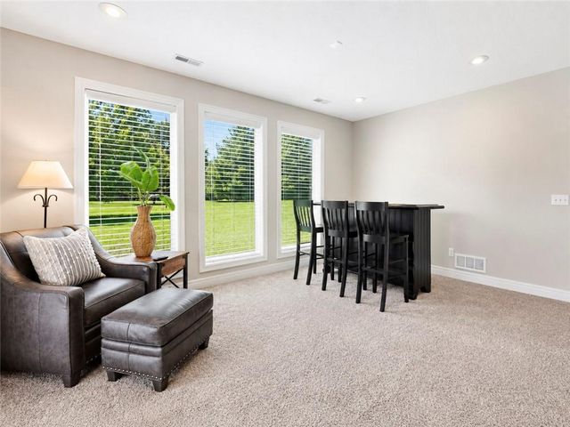 24407 Woodland Circle, Lee's Summit, MO 64086
