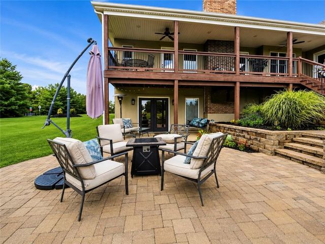 24407 Woodland Circle, Lee's Summit, MO 64086
