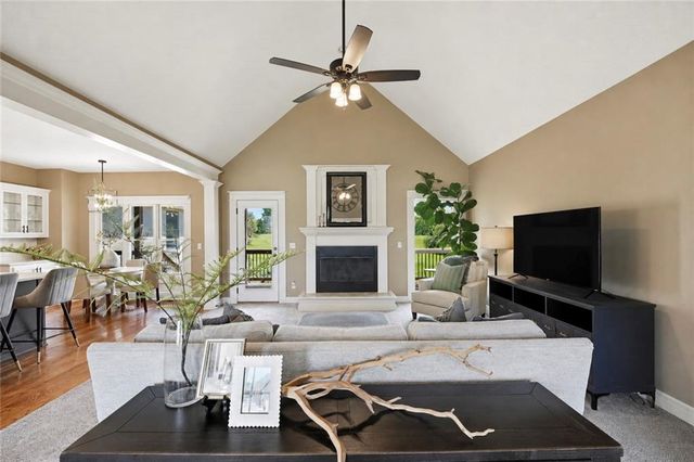 24407 Woodland Circle, Lee's Summit, MO 64086
