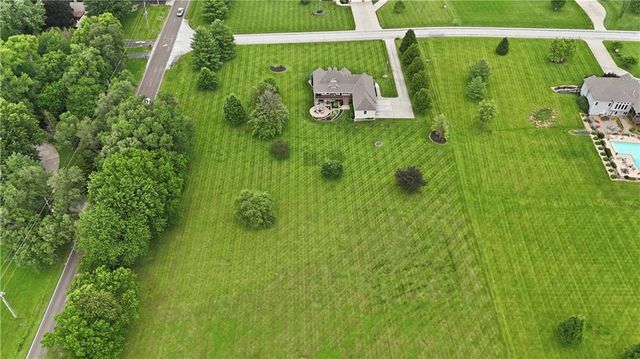24407 Woodland Circle, Lee's Summit, MO 64086