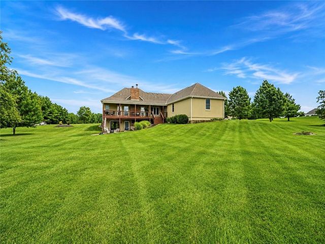24407 Woodland Circle, Lee's Summit, MO 64086