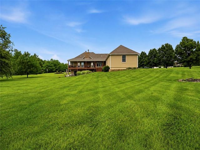 24407 Woodland Circle, Lee's Summit, MO 64086