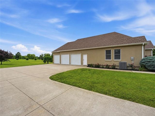 24407 Woodland Circle, Lee's Summit, MO 64086