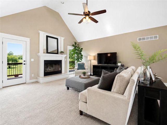 24407 Woodland Circle, Lee's Summit, MO 64086