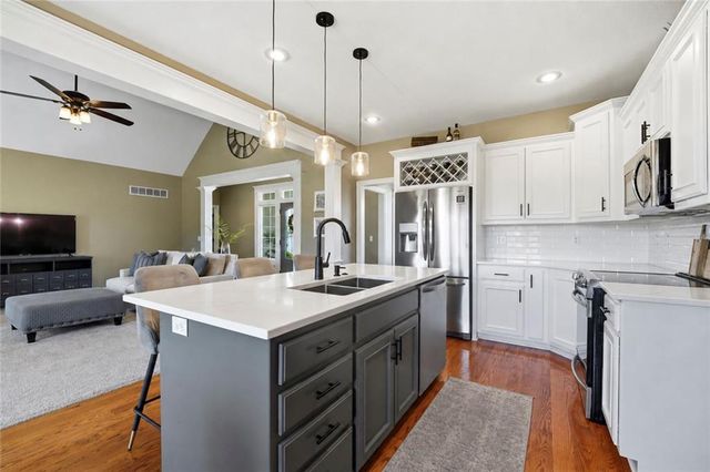 24407 Woodland Circle, Lee's Summit, MO 64086