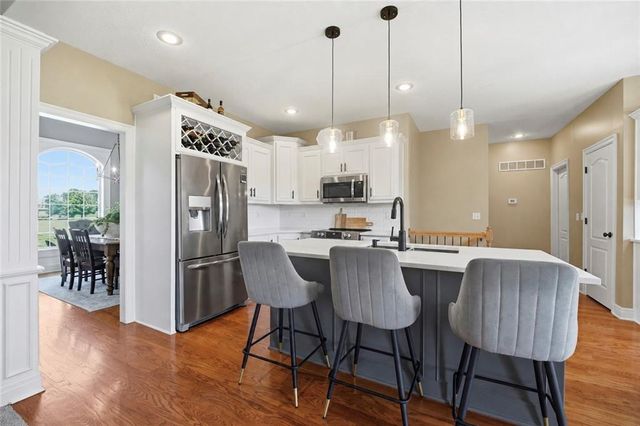 24407 Woodland Circle, Lee's Summit, MO 64086