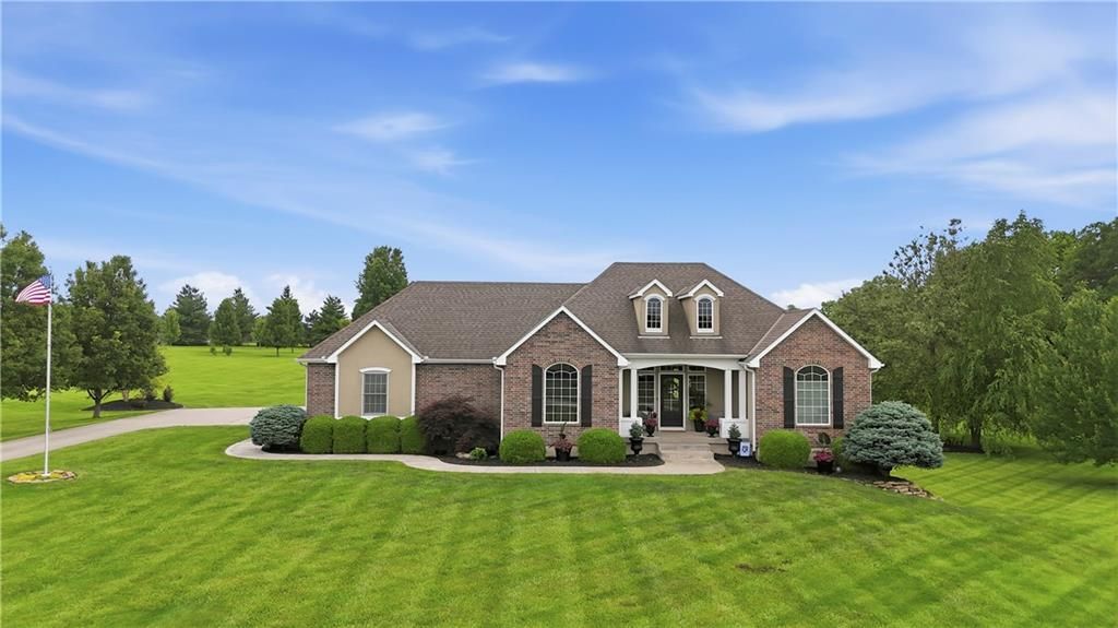 24407 Woodland Circle, Lee's Summit, MO 64086