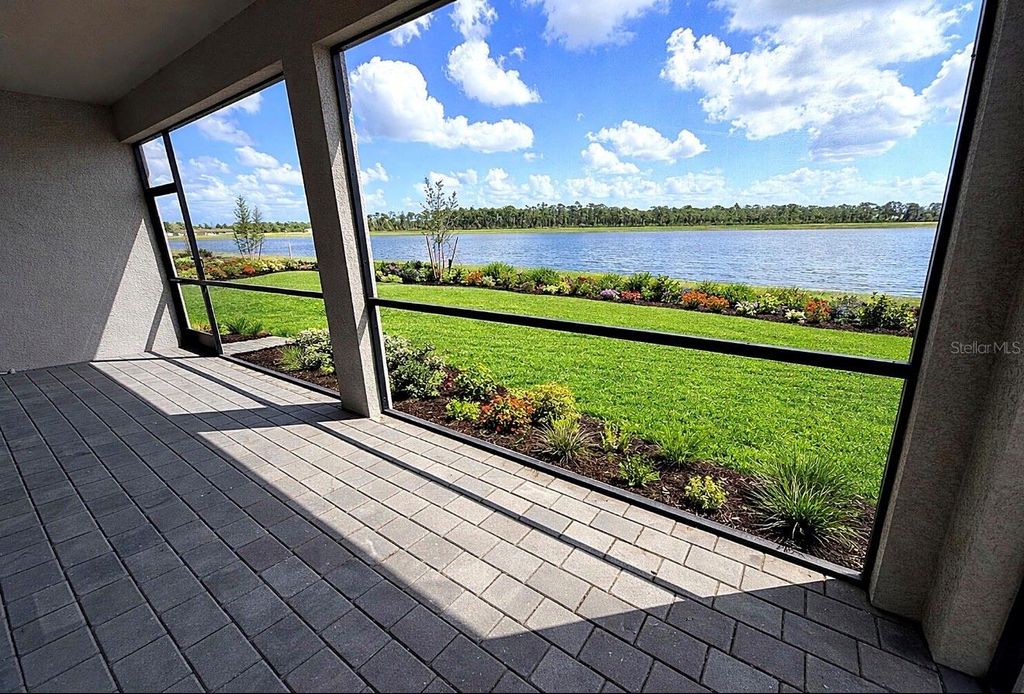 Image 2 of property listing at 8117 SAINT KITTS CIRCLE, Englewood, FL 34224