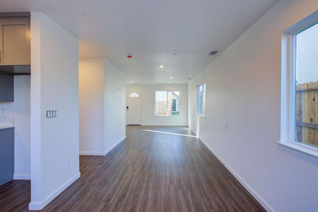 501 Jason Dr, Turlock, CA 95380