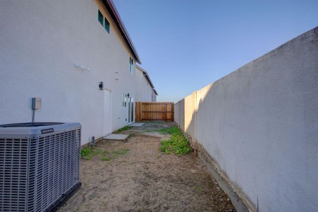 501 Jason Dr, Turlock, CA 95380