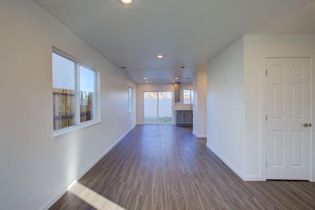 501 Jason Dr, Turlock, CA 95380