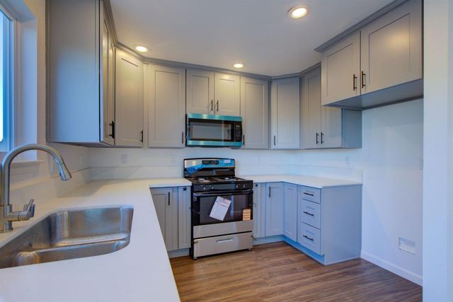 501 Jason Dr, Turlock, CA 95380