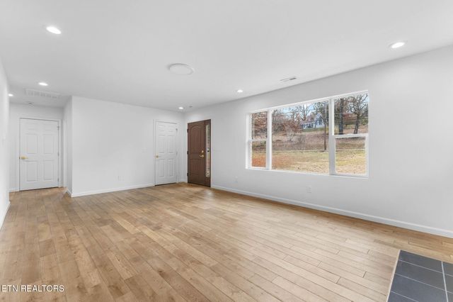 3915 Washington Pike, Knoxville, TN 37917