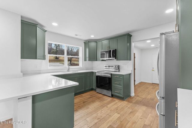 3915 Washington Pike, Knoxville, TN 37917