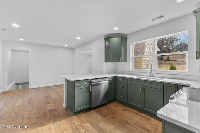 3915 Washington Pike, Knoxville, TN 37917