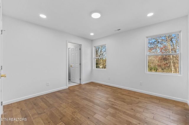 3915 Washington Pike, Knoxville, TN 37917