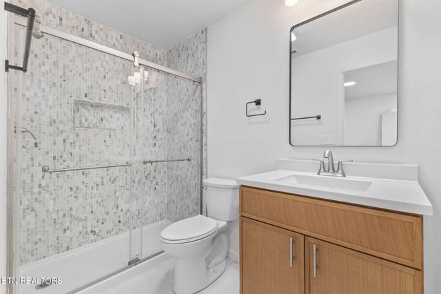 3915 Washington Pike, Knoxville, TN 37917