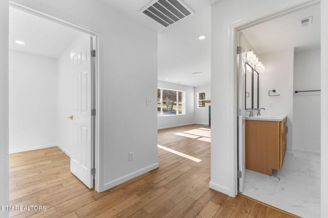 3915 Washington Pike, Knoxville, TN 37917