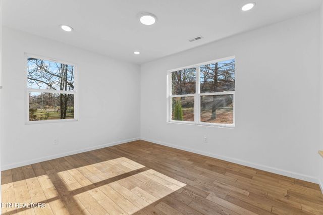 3915 Washington Pike, Knoxville, TN 37917