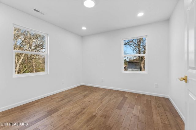 3915 Washington Pike, Knoxville, TN 37917