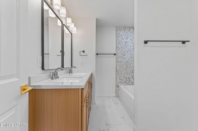 3915 Washington Pike, Knoxville, TN 37917