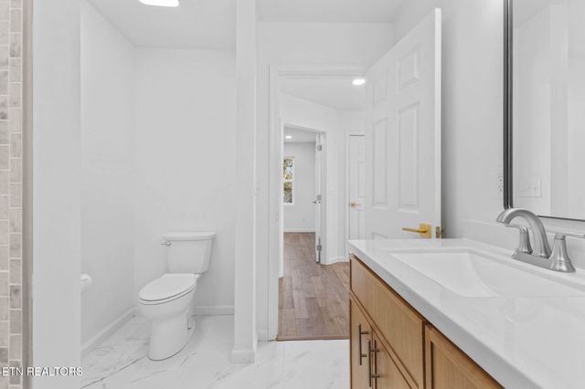 3915 Washington Pike, Knoxville, TN 37917