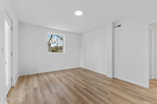 3915 Washington Pike, Knoxville, TN 37917