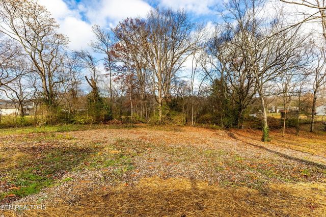 3915 Washington Pike, Knoxville, TN 37917