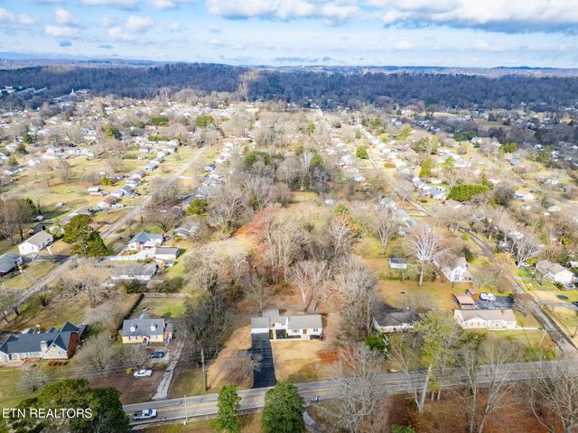 3915 Washington Pike, Knoxville, TN 37917