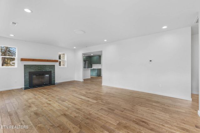 3915 Washington Pike, Knoxville, TN 37917