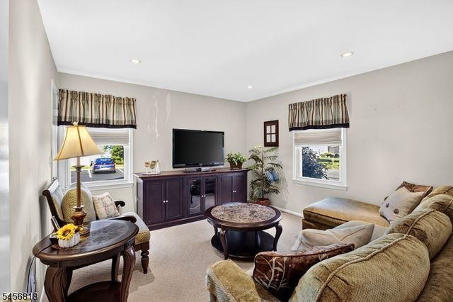 41 School St, Clark Twp., NJ 07066