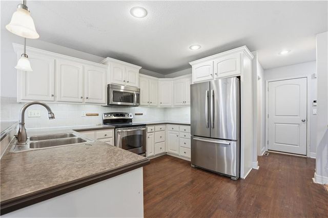 1614 NW Nicholas Drive, Grain Valley, MO 64029