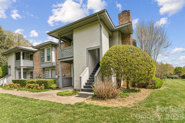 5812 Harris Grove Lane, Charlotte, NC 28212