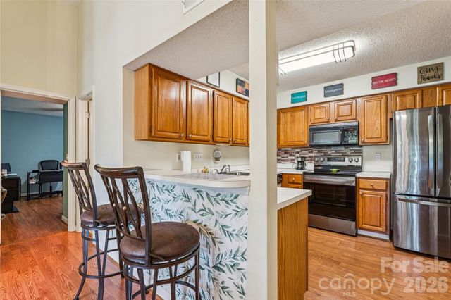 5812 Harris Grove Lane, Charlotte, NC 28212