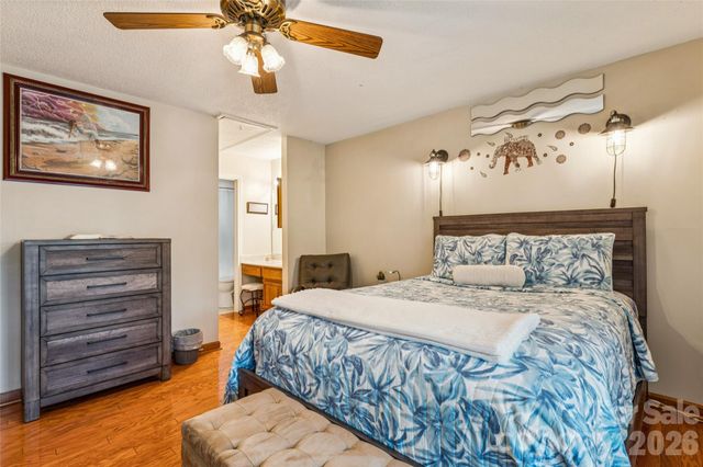 5812 Harris Grove Lane, Charlotte, NC 28212