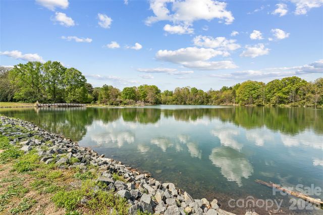 5812 Harris Grove Lane, Charlotte, NC 28212