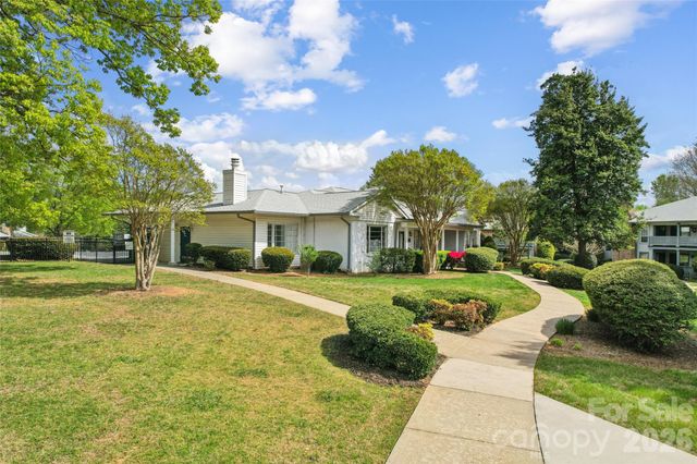 5812 Harris Grove Lane, Charlotte, NC 28212