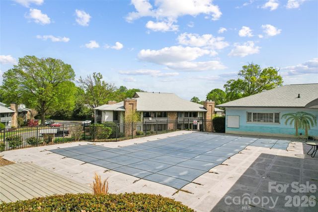 5812 Harris Grove Lane, Charlotte, NC 28212