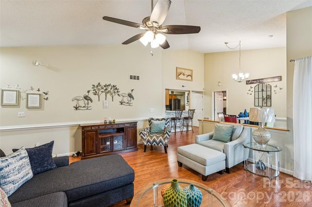 5812 Harris Grove Lane, Charlotte, NC 28212