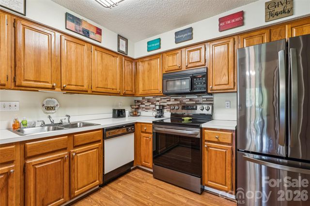 5812 Harris Grove Lane, Charlotte, NC 28212