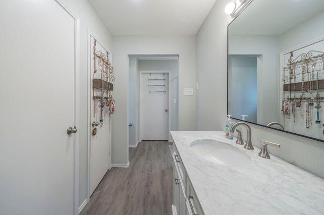 1002 Capetown Drive, Grand Prairie, TX 75050