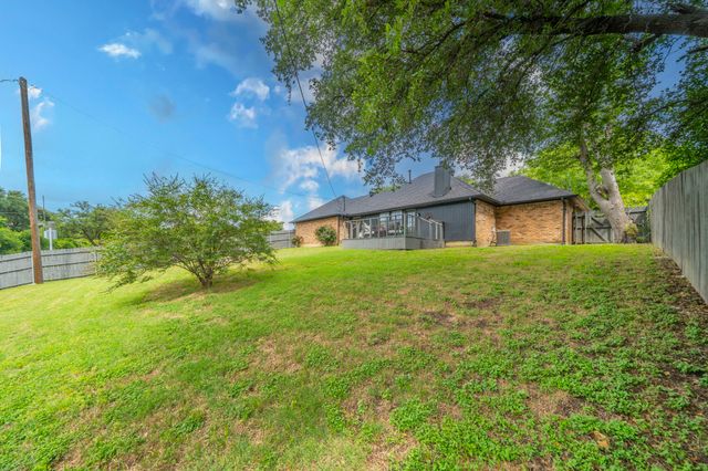 1002 Capetown Drive, Grand Prairie, TX 75050