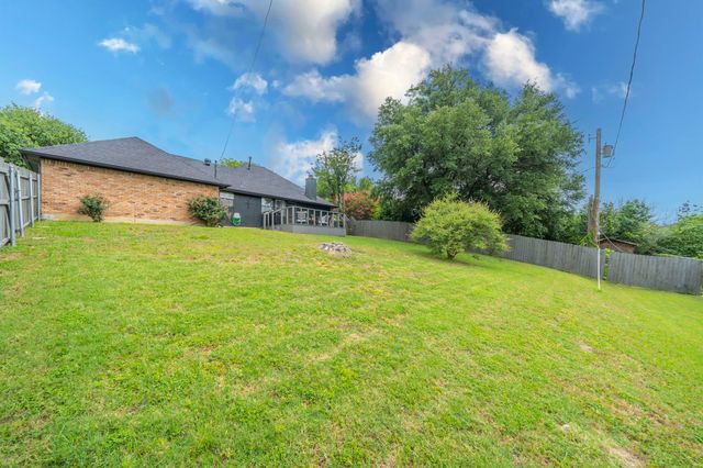 1002 Capetown Drive, Grand Prairie, TX 75050
