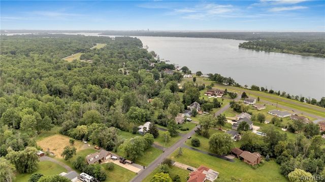 597 Alt Boulevard, Grand Island, NY 14072