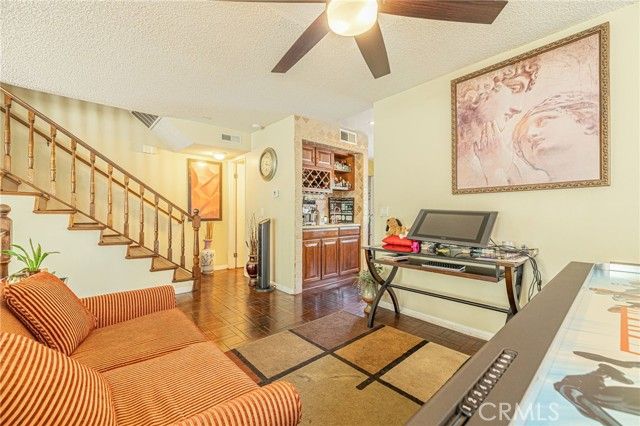 21901 Lassen Street 155, Chatsworth (los Angeles), CA 91311